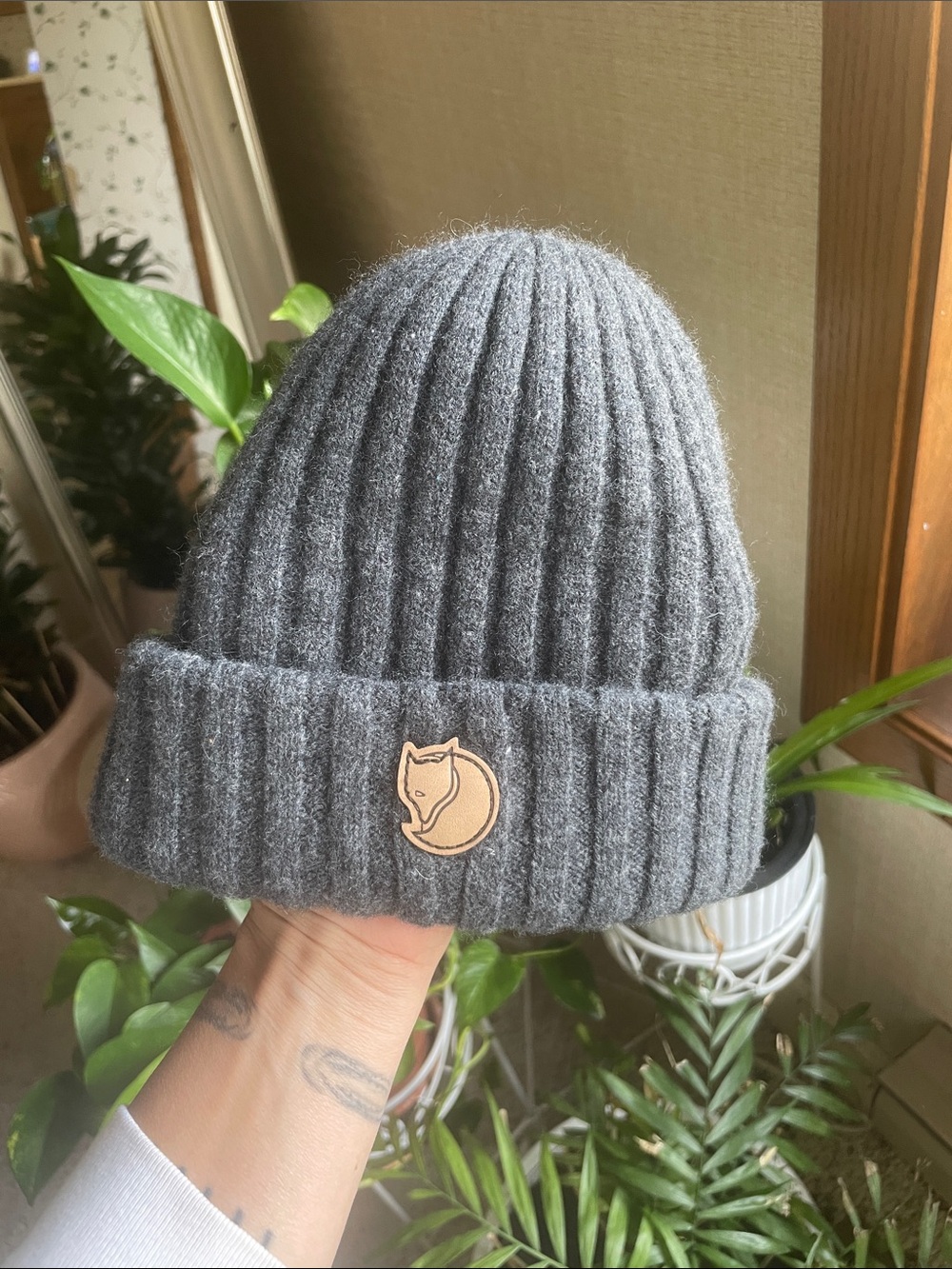 Fjallraven Wool Ribbed Beanie in Dark Gray OS